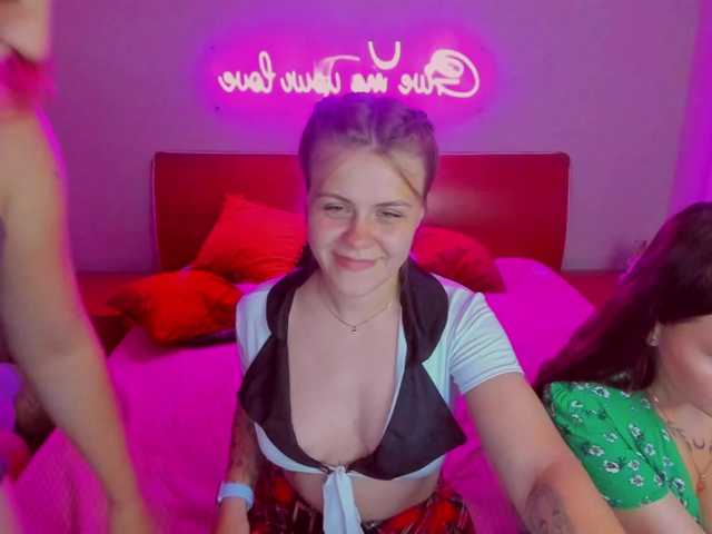Capturi de ecran de difuzare SixNipples