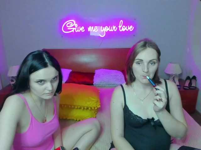 Capturi de ecran de difuzare SixNipples