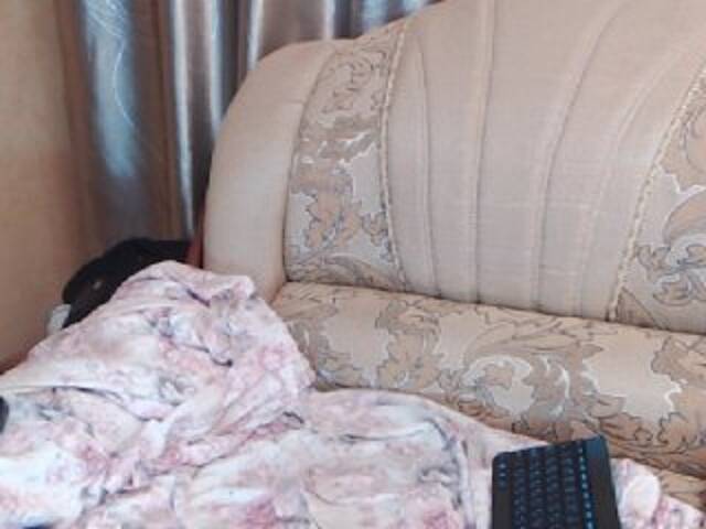 Capturi de ecran de difuzare Sky_Julia