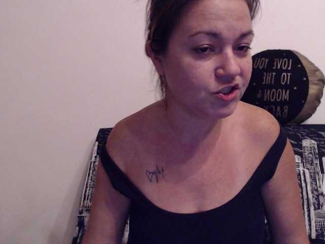 Capturi de ecran de difuzare Softhottmilf
