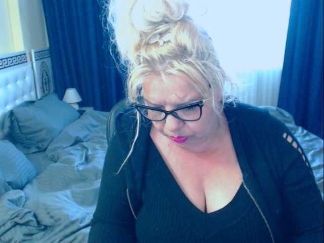 Fotografii SonyaHotMilf your tips makes me cum and squirt,xoxo