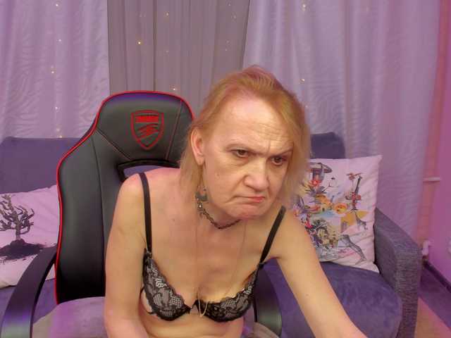 Capturi de ecran de difuzare SqurtyLally69