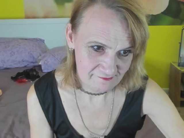Capturi de ecran de difuzare SqurtyLally69