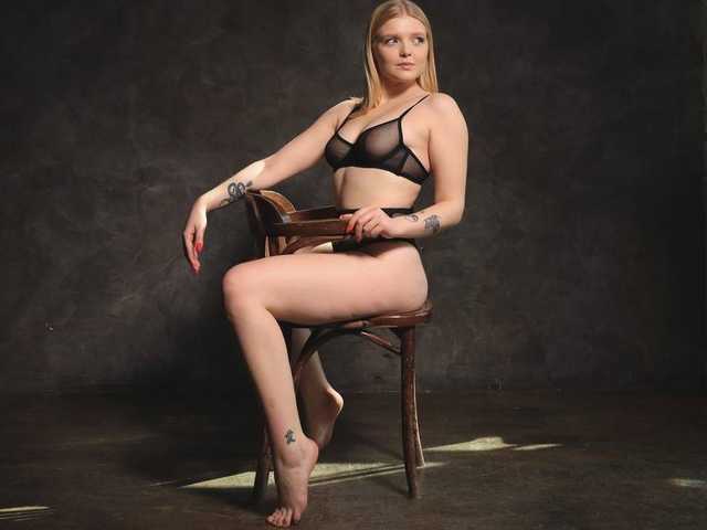 Fotografie de profil BLOND_ANNIE