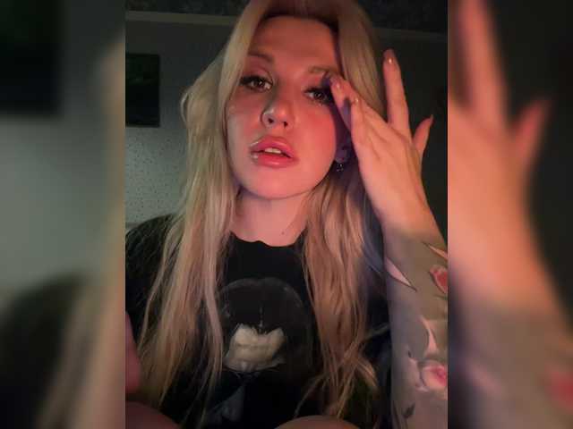 Capturi de ecran de difuzare CyberWhore111