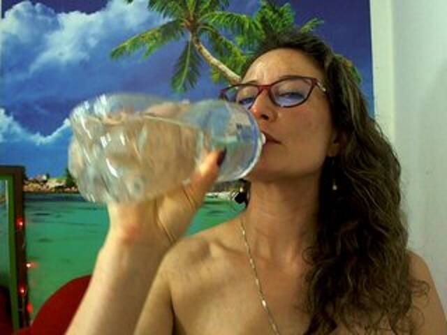 Capturi de ecran de difuzare sweehot77