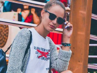 Chat video erotic Sweet-Kerry-sweet