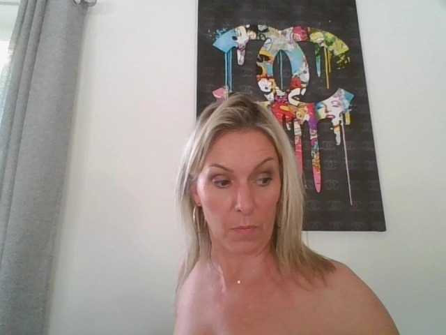 Capturi de ecran de difuzare sweetladyhot820