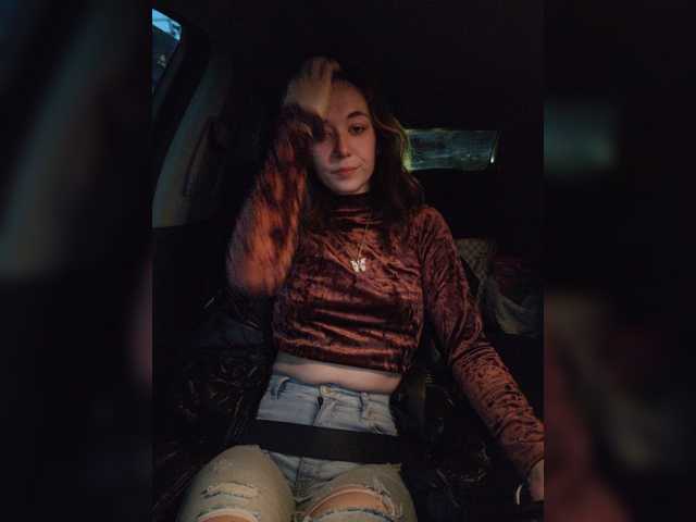 Fotografii Sweetrubyrose Hi im ruby! Its my first day im super nervous. Suppiry me by tipping and i Will flash 500 we have 13 and 487 until goal. Vibrate me my lush is in!