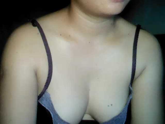 Fotografii sweetsexylipz hey guys welcome to my room ♥I'm Flexible girl ready to have fun,