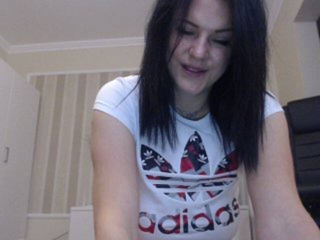 Capturi de ecran de difuzare sweetymony