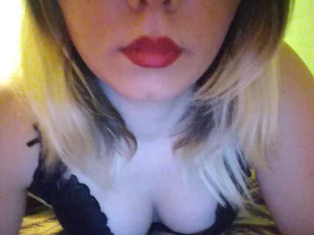 Fotografii SwetWalts Shhh parents at home / 2tk kiss, 5tk to me forх a smile/ 20tk show my breasts / 40tk pussy / 60tk masturbation)Order me