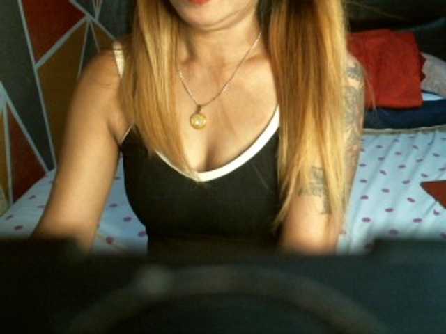Fotografii Tamira72 hello sexy im horny wanna play in private..if u want to see how sexy i am im here and send me ur tokens..im ready to show up..;