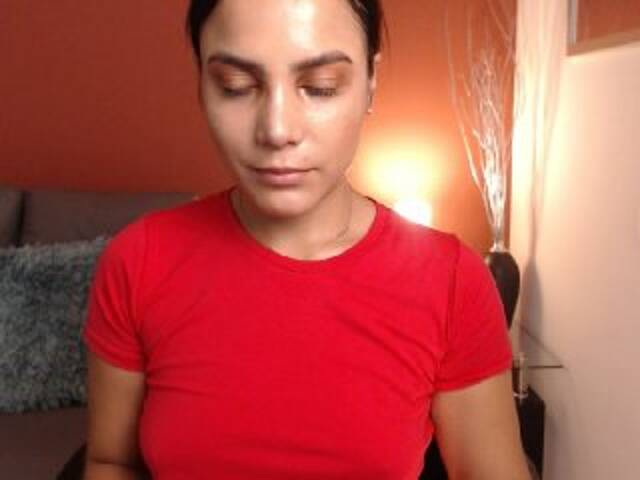 Capturi de ecran de difuzare TaraRhodes