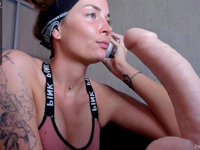 Capturi de ecran de difuzare Tasyaaaa