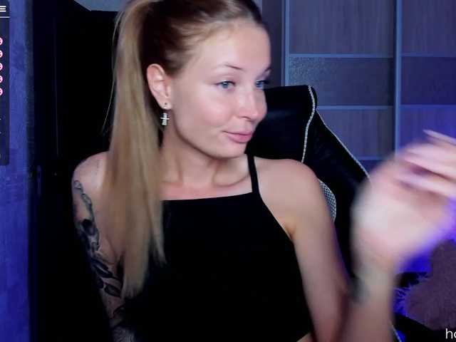 Capturi de ecran de difuzare Tasyaaaa