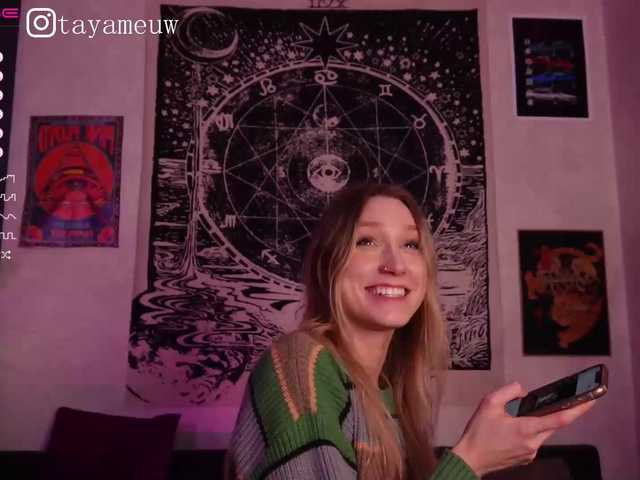 Capturi de ecran de difuzare TasyaMeow