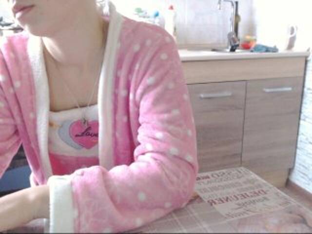 Capturi de ecran de difuzare PlayGirlKiss