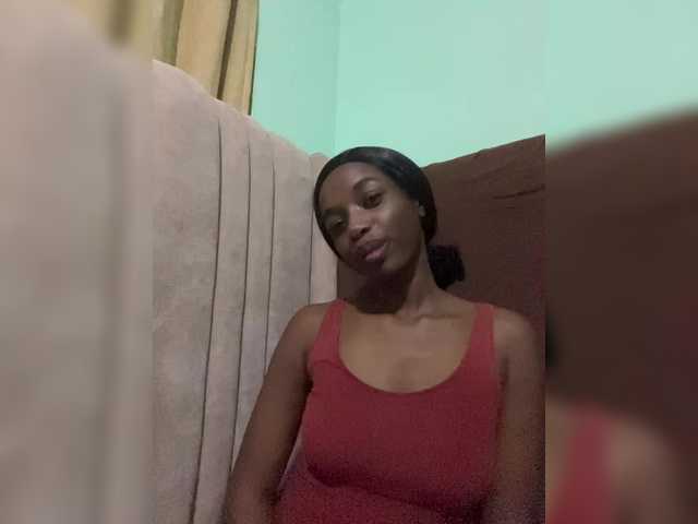 Capturi de ecran de difuzare Theteasequeen