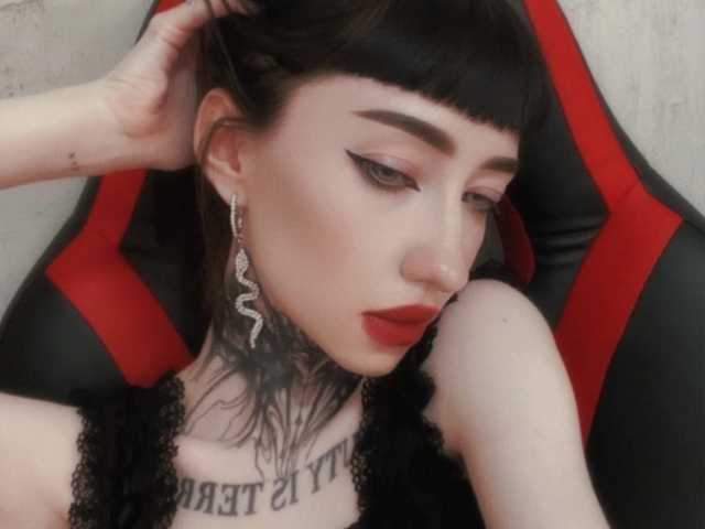 Fotografie a profilului ThinWhiteDuchess