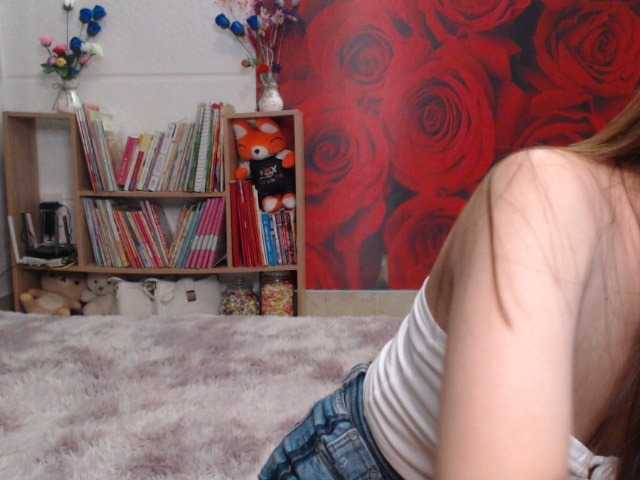 Fotografii TinaCrazy 77tk 1 glass water on.33tk sexy dance ,22tk pm 77tk 1 glass beer .33tk sexy dance .22tk pm .if u like u tip .thanks everybodys,make my day surprise with 3333tk