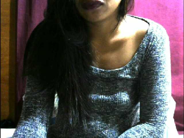 Capturi de ecran de difuzare TinahForyh