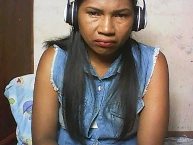 Capturi de ecran de difuzare TinahForyh