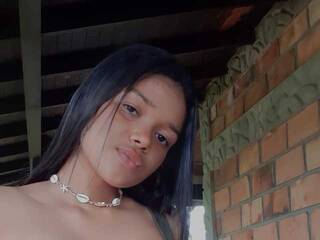 Chat video erotic Tiny-Annie