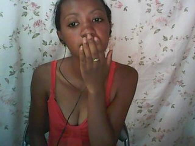 Capturi de ecran de difuzare tinychloe