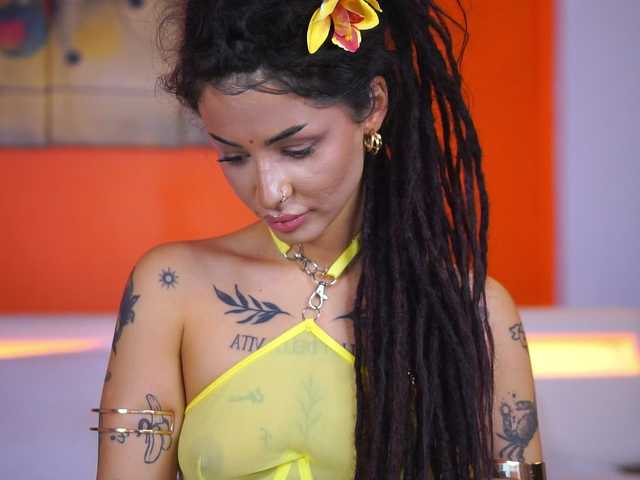 Capturi de ecran de difuzare TishAngel