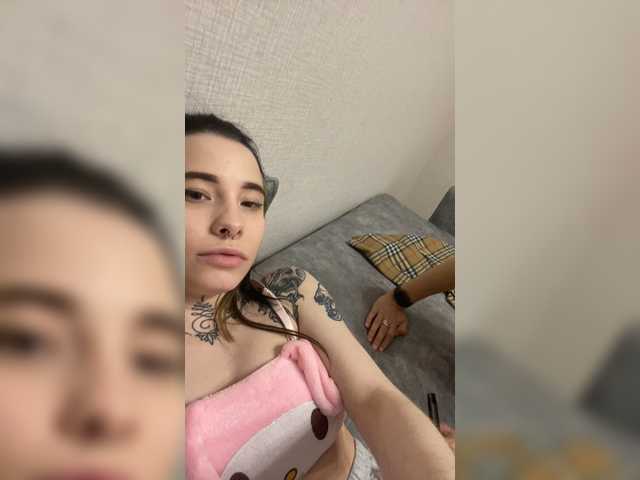 Capturi de ecran de difuzare TreshGirls