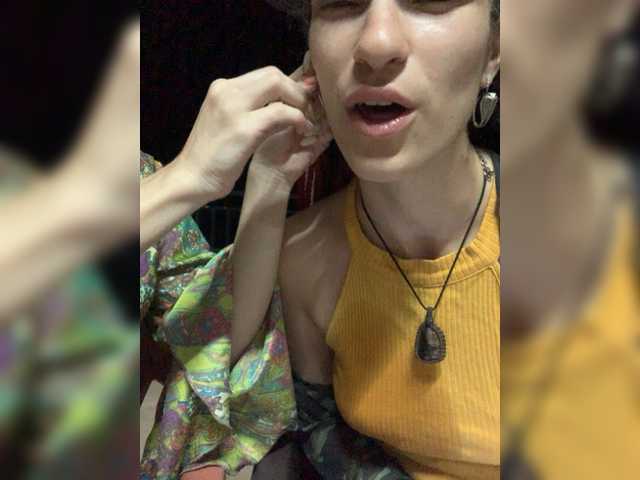 Capturi de ecran de difuzare TreshGirls