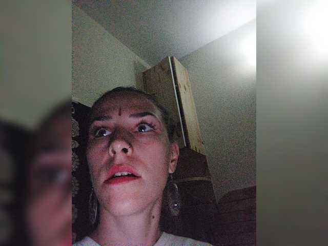 Capturi de ecran de difuzare TreshGirls