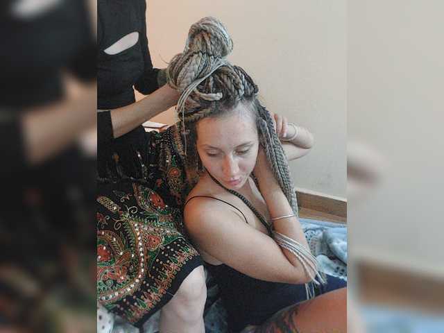 Capturi de ecran de difuzare TreshGirls