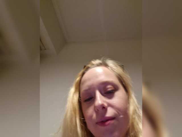 Capturi de ecran de difuzare TrishaCute