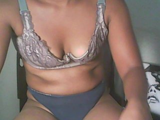 Chat video erotic Undiee1