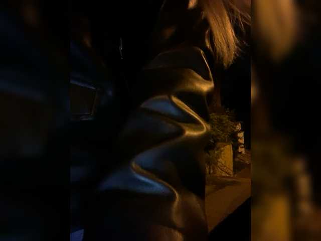 Capturi de ecran de difuzare UwUqirl