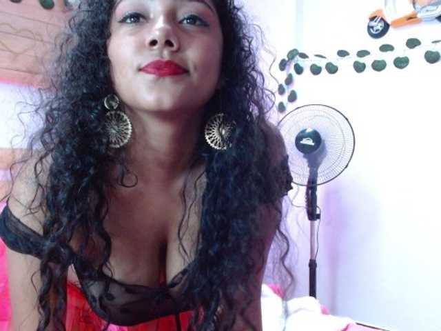 Fotografii Valentinax6 Hi guys welcome to my room im new model in here complette my first goal and enjoy the show #latina #curvy #sexy #brunette #dildo #naked #fuck