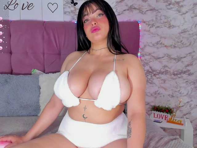 Fotografii Valerie-Baker I am the horny busty that you were looking for so much, do you want to see how I bounce on top of you? ♥#latina #bigboobs #bigass #lovense #anal #squirt
