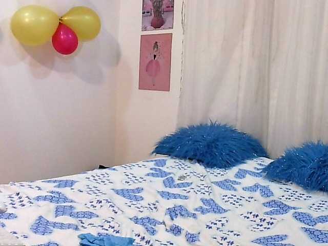 Fotografii valeriiaa-hot hi guys welcome to my room play with me #anal #squirt #lovense #pantyhose #teen #bigboobs