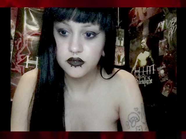 Capturi de ecran de difuzare vampirevixen