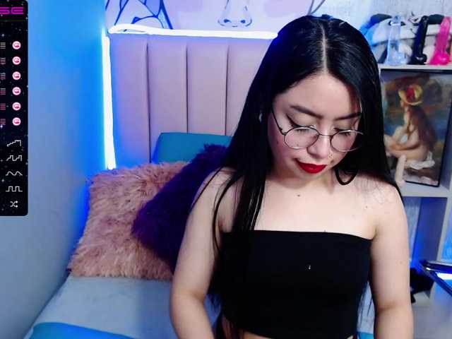 Fotografii VeronicaBrook Hey i am new ♥ GOAL: SHOW CUM♥ Come on an play with me♥ Lush is on♥ control lush 222tkns15 min♥ #daddy #c2c #lovense #18 #latin 333