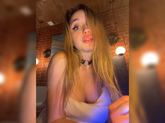 Capturi de ecran de difuzare VickaTsss