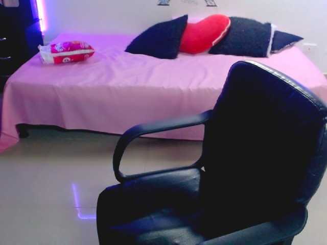 Capturi de ecran de difuzare vicky-davila