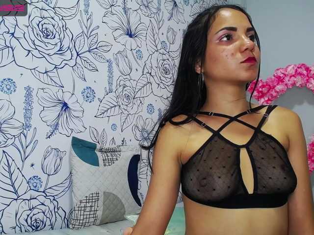 Fotografii vicky-horny hello guys i am vicky Today I have a banana to play with my vagina when you reach the finish line #latina #bigpussylips #young #anal #pussy