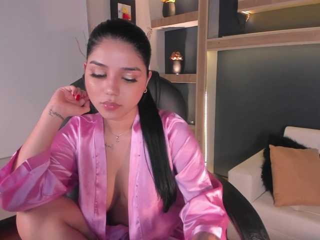 Fotografii VictoriaLeia beautiful latina with hot pussy for you to make her reach orgasm IG: Victoria_moodel♥ Striptease♥ @remain tks left