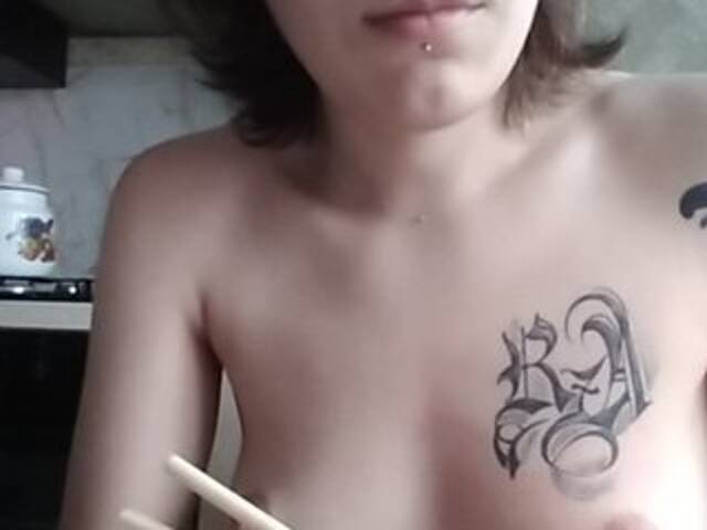 Capturi de ecran de difuzare vikiohmoon