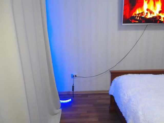 Capturi de ecran de difuzare VikkiBells