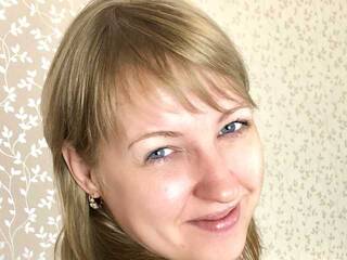 Chat video erotic VikkiFox