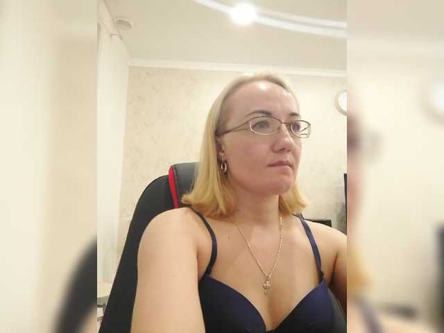 Fotografii viktoriyax I watch your camera for 21 tokens, listen to music for 10 tokens, and also go to ***ping, groups and private. Tips are welcome. Also put the Love of visitors!